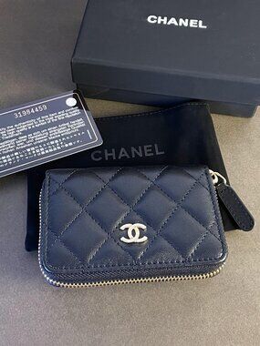 💯CHANEL Black Zipper Coin Case Silver CC Logo Lambskin Wallet💯